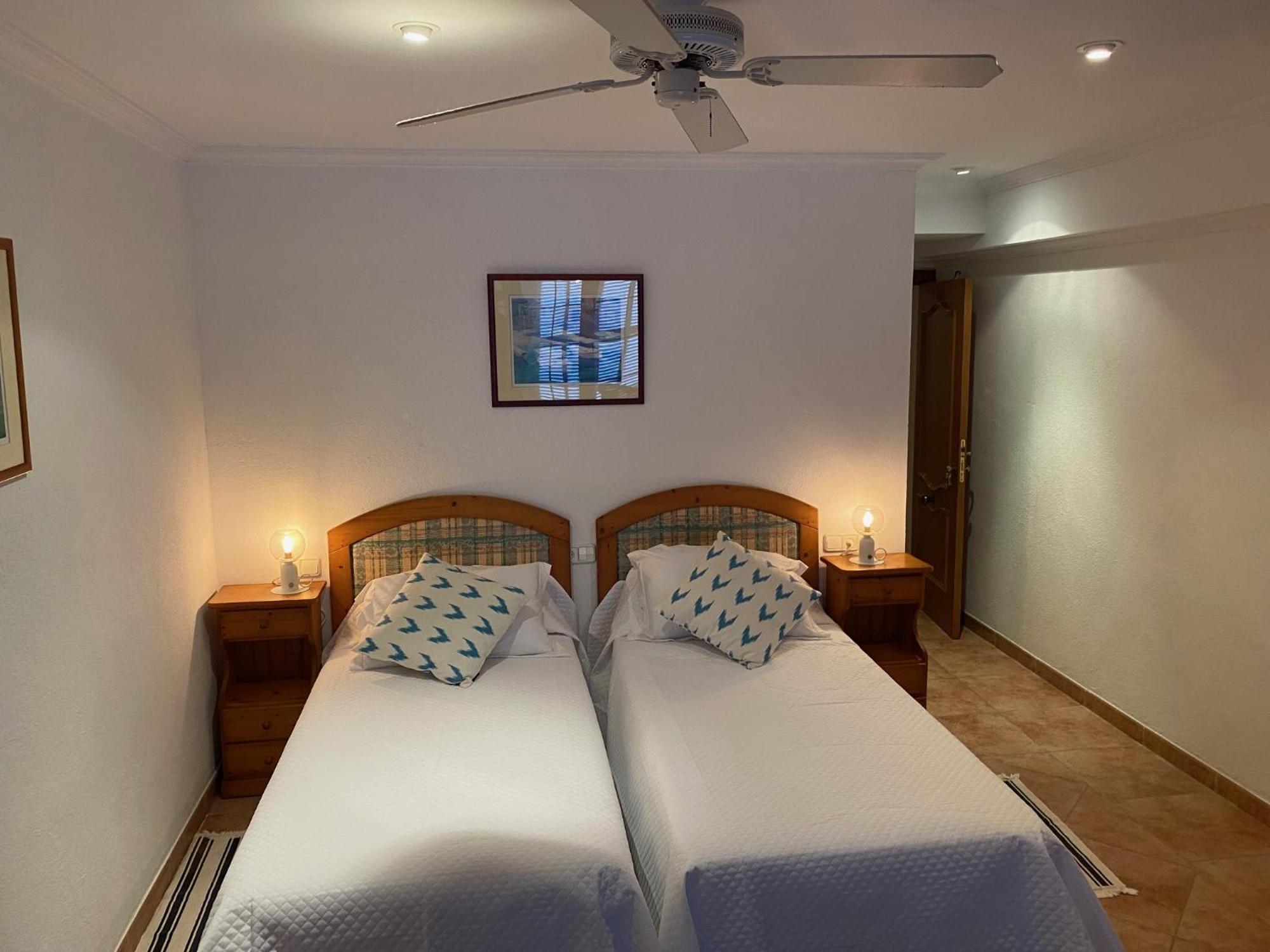 Hostal Restaurante Cala Кала Фигуера Экстерьер фото